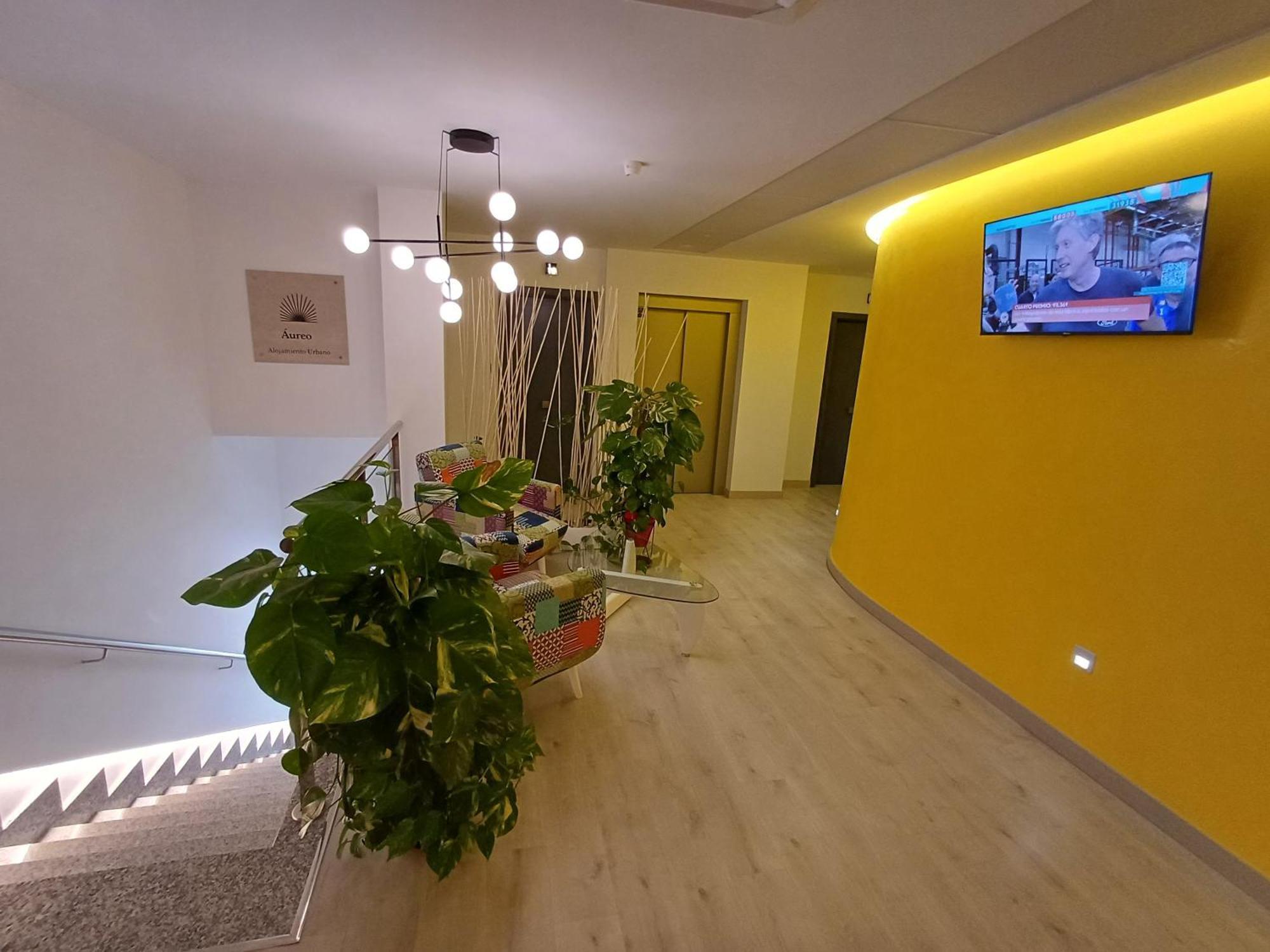Aureo Alojamiento Urbano Abaran Bagian luar foto